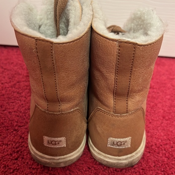 Ugg Sneakers - Picture 3 of 6